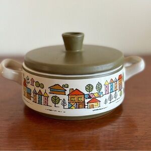 Vintage Country Village Personal Mini Crockpot